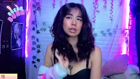Snapshot of roxanbunny chatting on April 2026 04:59:02 PM roxxy online show from April 2026 04:59:02 PM