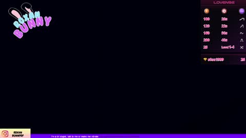 Snapshot of roxanbunny chatting on April 2026 05:05:01 AM roxxy online show from April 2026 05:05:01 AM