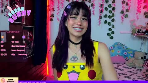 Snapshot of roxanbunny chatting on April 2026 06:19:01 AM roxxy online show from April 2026 06:19:01 AM