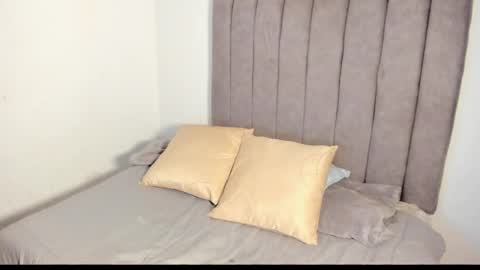 Snapshot of roxanedewalle chatting on November 2025 08:44:01 AM Roxane online show from November 2025 08:44:01 AM