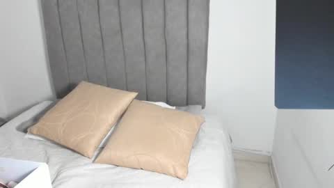 Snapshot of roxanedewalle chatting on December 2025 11:15:01 AM Roxane online show from December 2025 11:15:01 AM