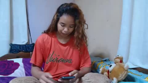 roxanne_98 online show from October 2025 05:04:02 AM