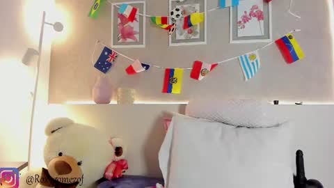 Roxanne Gomez online show from July 2026 12:33:01 PM