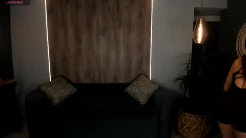 Snapshot of roxannehill_ chatting on October 2025 10:49:01 AM Roxanne Hill online show from October 2025 10:49:01 AM