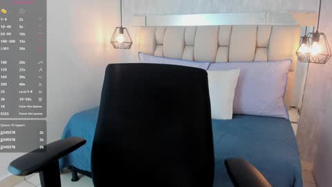 Roxie  online show from December 2024 11:03:02 PM