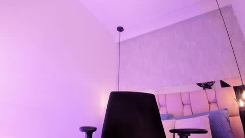 Roxie  online show from December 2024 09:44:02 PM