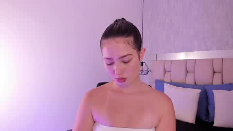 Roxie  online show from January 2025 07:39:02 PM