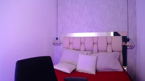 Roxie  online show from February 2025 11:41:02 PM