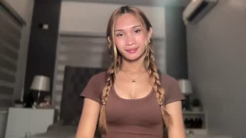 Snapshot of roxie_walton69x chatting on July 2026 06:25:02 PM Roxie online show from July 2026 06:25:02 PM