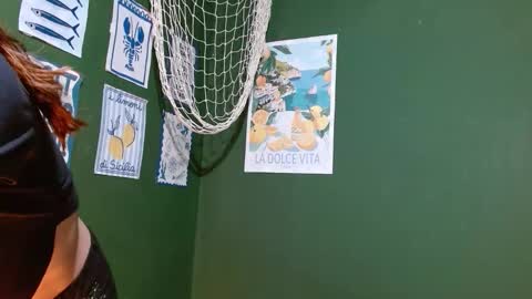 Snapshot of roxiehood chatting on October 2025 02:30:01 AM Roxie online show from October 2025 02:30:01 AM