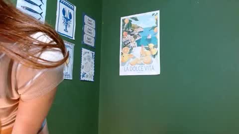 Snapshot of roxiehood chatting on October 2025 02:12:02 AM Roxie online show from October 2025 02:12:02 AM