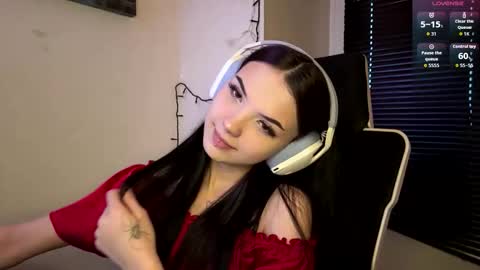 Snapshot of roxiepiurkowski chatting on March 2026 02:22:02 PM Hana online show from March 2026 02:22:02 PM