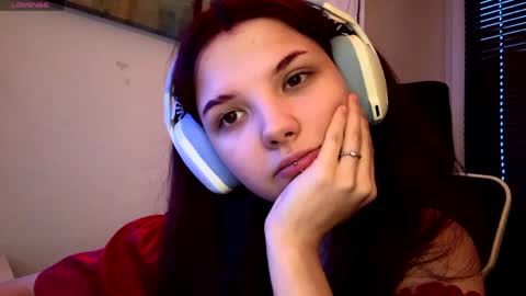 Snapshot of roxiepiurkowski chatting on April 2026 02:36:02 PM Hana online show from April 2026 02:36:02 PM