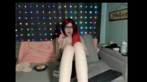 roxihazeleyes online show from February 2025 04:20:01 AM