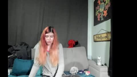 roxihazeleyes online show from October 2025 01:06:02 PM