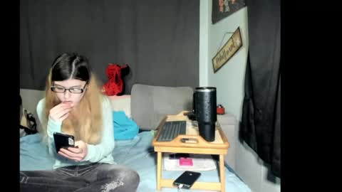 Snapshot of roxihazeleyes chatting on April 2026 02:51:02 AM roxihazeleyes online show from April 2026 02:51:02 AM