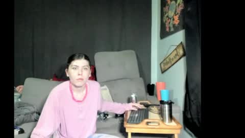 Snapshot of roxihazeleyes chatting on May 2026 01:29:02 PM roxihazeleyes online show from May 2026 01:29:02 PM