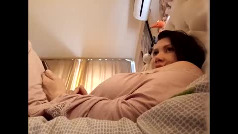 Snapshot of roxolanaa_sexy chatting on April 2026 11:00:01 AM ROXOLANAA SEXY online show from April 2026 11:00:01 AM