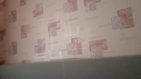 Snapshot of roxter102 chatting on April 2026 10:40:02 PM roxter102 online show from April 2026 10:40:02 PM