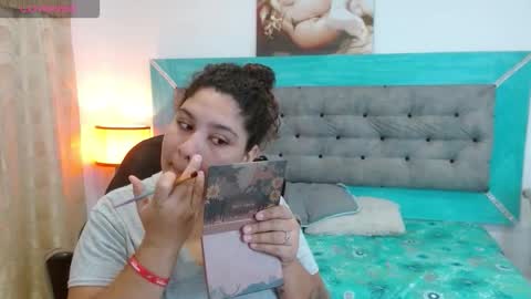 Snapshot of roxx_iie chatting on October 2025 02:42:02 AM roxiie online show from October 2025 02:42:02 AM