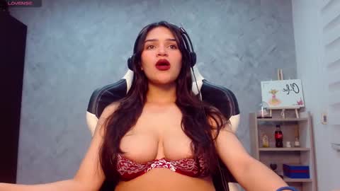 roxxi_2110 online show from December 2025 02:17:02 AM