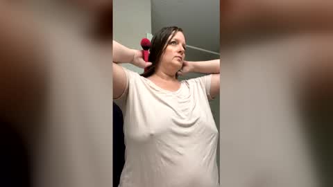 Snapshot of roxxxipaid chatting on April 2026 09:01:02 AM RoxxxiPaid online show from April 2026 09:01:02 AM