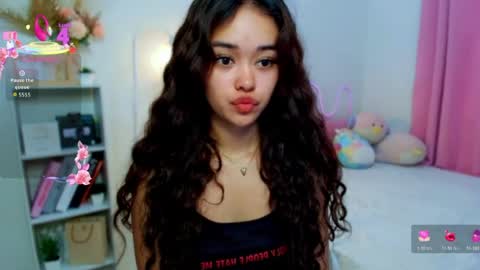 Snapshot of roxxy_blossom chatting on July 2026 03:46:01 AM roxxy_blossom online show from July 2026 03:46:01 AM