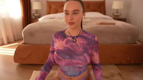 Snapshot of roxy_blue_eyed_ chatting on April 2026 10:53:02 AM Im Roxy ntmu online show from April 2026 10:53:02 AM