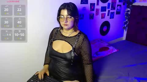 Roxana online show from November 2025 10:33:02 PM