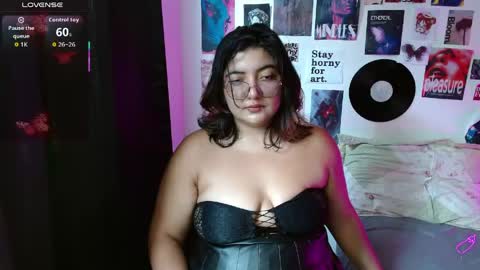 Snapshot of roxy_f_w chatting on April 2026 06:17:02 PM Roxana online show from April 2026 06:17:02 PM