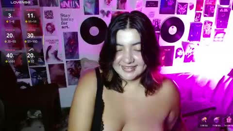 Snapshot of roxy_f_w chatting on May 2026 11:43:02 PM Roxana online show from May 2026 11:43:02 PM