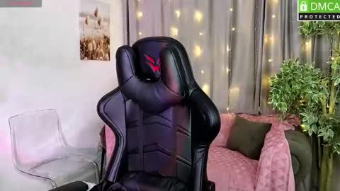 Snapshot of roxy_foxi chatting on November 2025 01:05:01 AM Roxy fiery online show from November 2025 01:05:01 AM