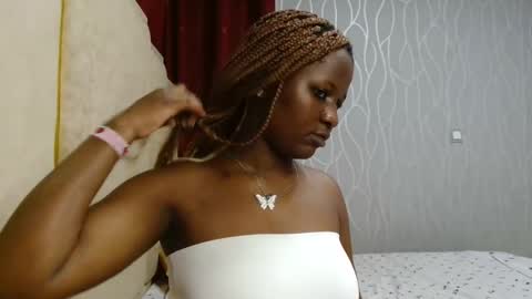 Snapshot of roxy_heather chatting on January 2026 09:51:02 PM Roxy online show from January 2026 09:51:02 PM