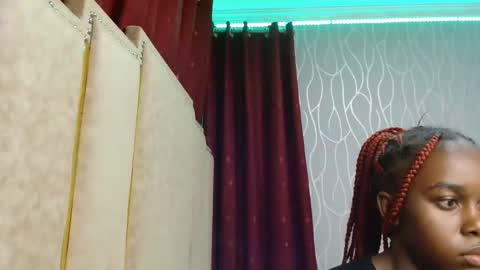 Snapshot of roxy_heather chatting on February 2026 02:10:02 AM Roxy online show from February 2026 02:10:02 AM