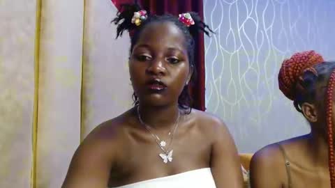 Snapshot of roxy_heather chatting on February 2026 06:40:02 AM Roxy online show from February 2026 06:40:02 AM