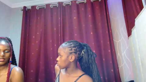 Snapshot of roxy_heather chatting on February 2026 04:05:02 PM Roxy online show from February 2026 04:05:02 PM