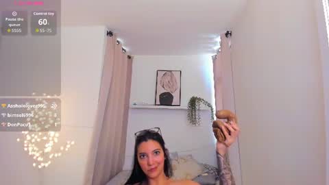 Snapshot of roxy_hell chatting on July 2026 09:03:01 PM Roxy hell online show from July 2026 09:03:01 PM