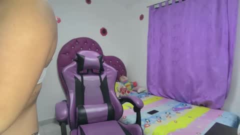 Snapshot of roxy_lu_07 chatting on December 2025 03:35:02 AM Roxy online show from December 2025 03:35:02 AM