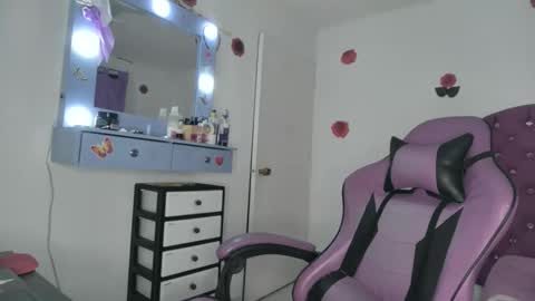 Roxy online show from April 2026 02:28:01 AM