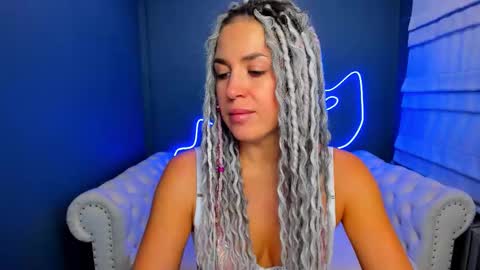 Roxy online show from September 2025 01:18:02 AM