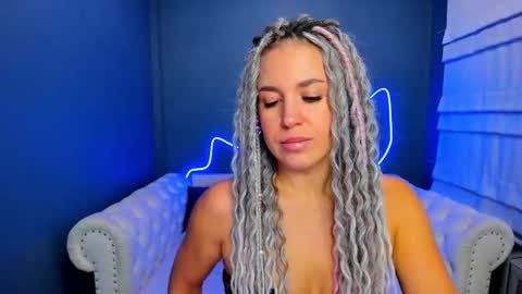 Roxy online show from October 2025 01:34:01 AM