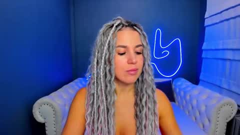 Roxy online show from October 2025 01:25:02 AM