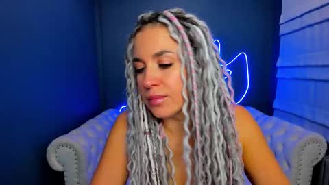 Roxy online show from October 2025 01:27:02 AM