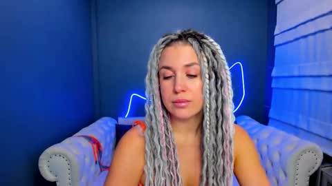 Roxy online show from December 2025 01:23:01 AM