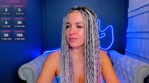 Snapshot of roxy_mars chatting on April 2026 01:39:01 AM Roxy online show from April 2026 01:39:01 AM