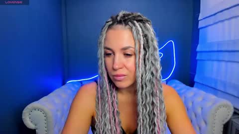 Snapshot of roxy_mars chatting on April 2026 01:42:01 AM Roxy online show from April 2026 01:42:01 AM