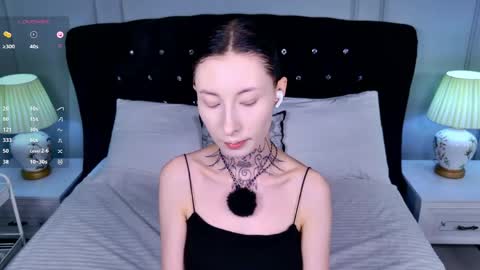 Snapshot of roxy_morrison_x chatting on May 2026 03:45:02 AM roxanne online show from May 2026 03:45:02 AM