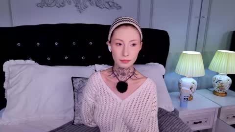 Snapshot of roxy_morrison_x chatting on May 2026 04:07:02 AM roxanne online show from May 2026 04:07:02 AM