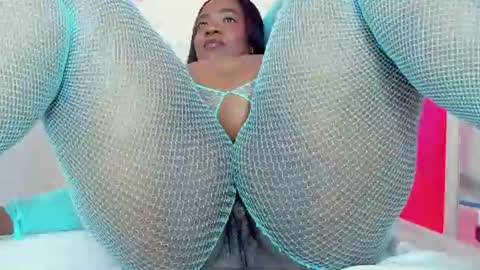 Snapshot of roxy_sexy69 chatting on July 2026 09:14:01 PM roxy_sexy69 online show from July 2026 09:14:01 PM