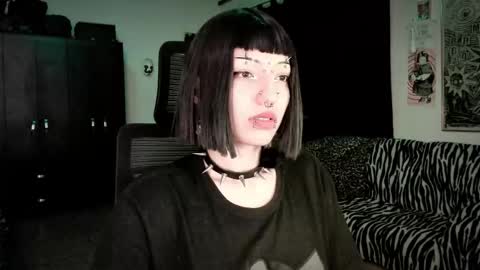 Roxy Independient model Help me to reach 50 thumbs up online show from February 2026 12:41:02 AM